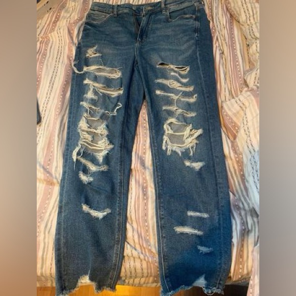 American Eagle Ripped Mom Jeans - Picture 2 of 2